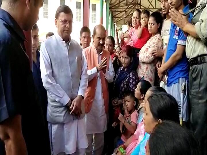 Pithoragarh News: नेपाल में बादल फटने से पिथौरागढ़ में तबाही, CM धामी ने की पीड़ितों से मुलाकात Uttarakhand: Devastation in Pithoragarh due to cloudburst in Nepal, CM Pushkar Singh Dhami met the victims, assured all possible help ann Pithoragarh News: नेपाल में बादल फटने से पिथौरागढ़ में तबाही, CM धामी ने की पीड़ितों से मुलाकात
