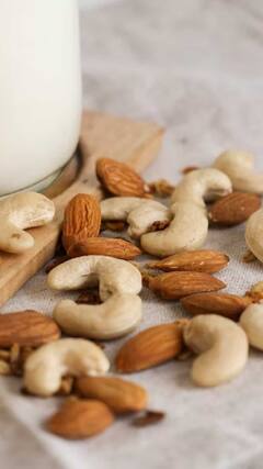 Health Tips : ड्रायफ्रूट्समधील काजूमध्ये आहेत अनेक पौष्टिक गुणधर्म; सेवन केल्यास मिळतील अनेक फायदे