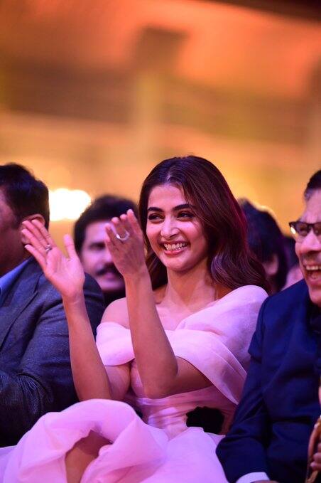 సైమా అవార్డుల్లో పూజా హెగ్డే సందడి - Image Credit: Twitter and Puja Hegde