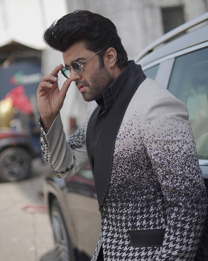 मनीष पॉल जिस शो से रिजेक्ट किए गए, उसी को होस्ट करने पर खुद की कड़ी मेहनत की प्रशंसा करते हैं.