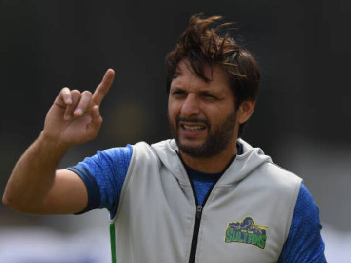 India vs Pakistan Asia Cup Shahid Afridi Reacts To Viral Video Of His Daughter Waving Indian Flag During Asia Cup Shahid Afridi Reacts To Viral Video Of His Daughter Waving Indian Flag During Asia Cup - WATCH