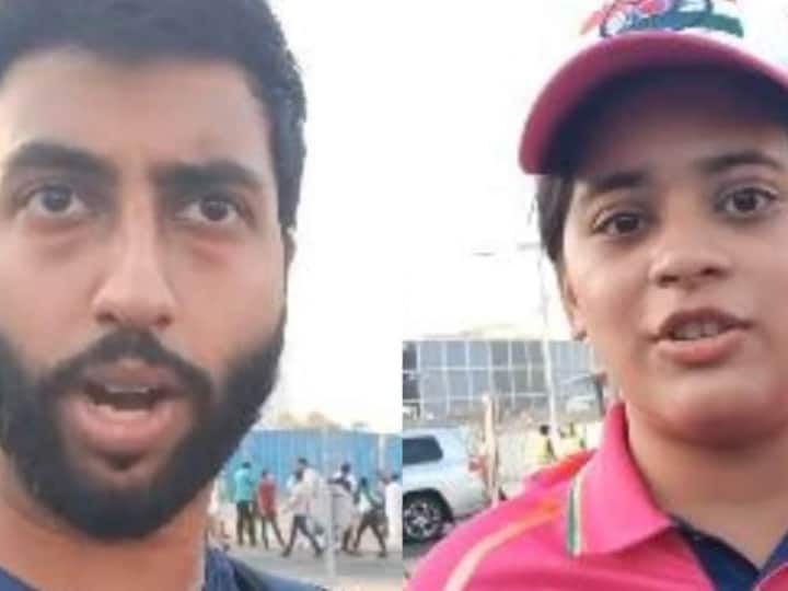Bharat Army shared the video on official Twitter saying that during the Asia Cup 2022 final match, the policeman pushed the Indian fans out of the stadium Asia Cup 2022: 'पाकिस्तान या श्रीलंका की जर्सी पहनकर अंदर आओ' भारतीय फैंस को स्टेडियम से धक्के मारकर निकाला गया
