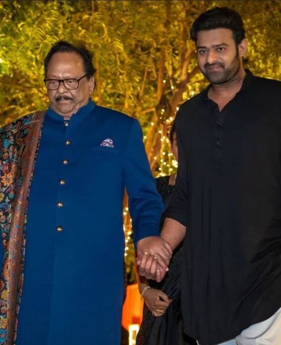Prabhas With Krishnam Raju: ఆ సినిమా ప్రభాస్ చేస్తే చూడాలనుందన్న కృష్ణంరాజు