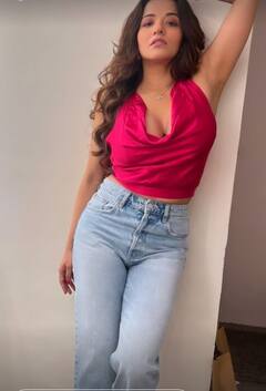 पिंक ड्रेस में खिली-खिली नजर आईं मोनालिसा, चेहरे के गुलाबी निखार ने चुराया फैन्स का दिल