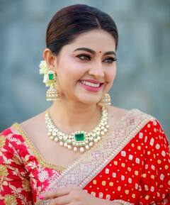 Actress Sneha: அழகூரில் பூத்தவளே..சிவப்பு நிற உடையில் நடிகை சினேகாவின் போட்டோஸ்!