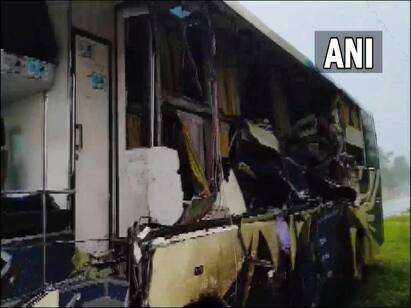 Chhattisgarh Seven people died and three got injured bus accident சத்தீஸ்கரில் லாரி மீது பேருந்து மோதி கோர விபத்து..! 7 பேர் உயிரிழப்பு..!