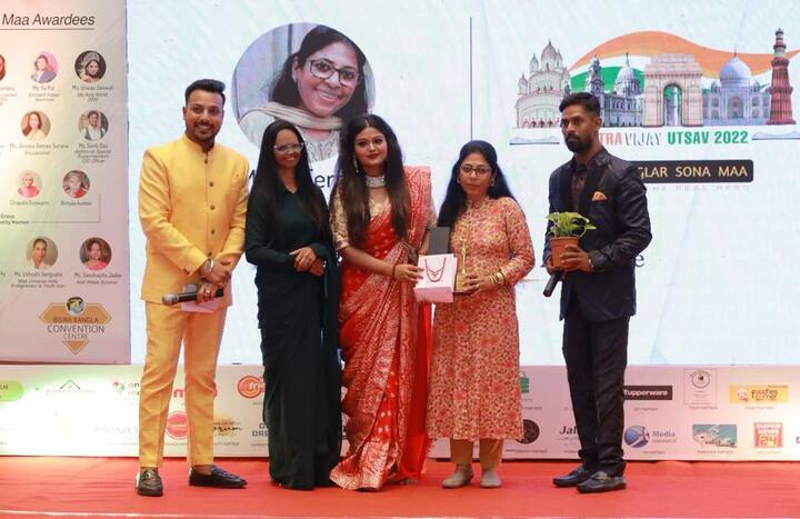 বিভিন্ন প্রদেশের নারীরা সমাজে যে অবদান রেখেছেন তাঁদের সম্মানিত করার জন্যই এই অনুষ্ঠানের আয়োজন করা হয়েছিল। হাজির হয়েছিলেন অভিনেত্রী তনুশ্রী চক্রবর্তীও।