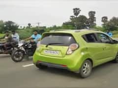 சாதனை...சாதனை...16 கி. மீ.,  தூரம் காரை பின்னோக்கி ஓட்டி சேலம் இளைஞர் சாதனை