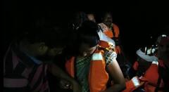 IN Photos: भारी बारिश के बीच बाढ़ में फंसे 120 यात्रियों को निकाला गया,  SDRF ने कुछ यूं किया रेस्क्यू