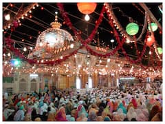 'भूतिया हलवाई', मिठाई की वो दुकान जहां लोगों को लगा मिठाई भूत बनाते हैं!