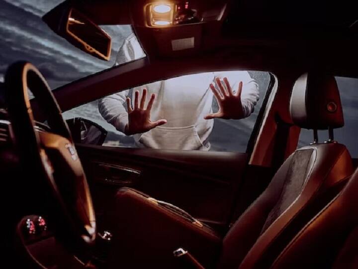 Identity of a person who was found dead inside a car in Thanjavur was Found TNN Crime: பூட்டிய காருக்குள் இறந்து கிடந்தவர் அடையாளம் தெரிந்தது - தஞ்சை போலீஸ் தீவிர விசாரணை