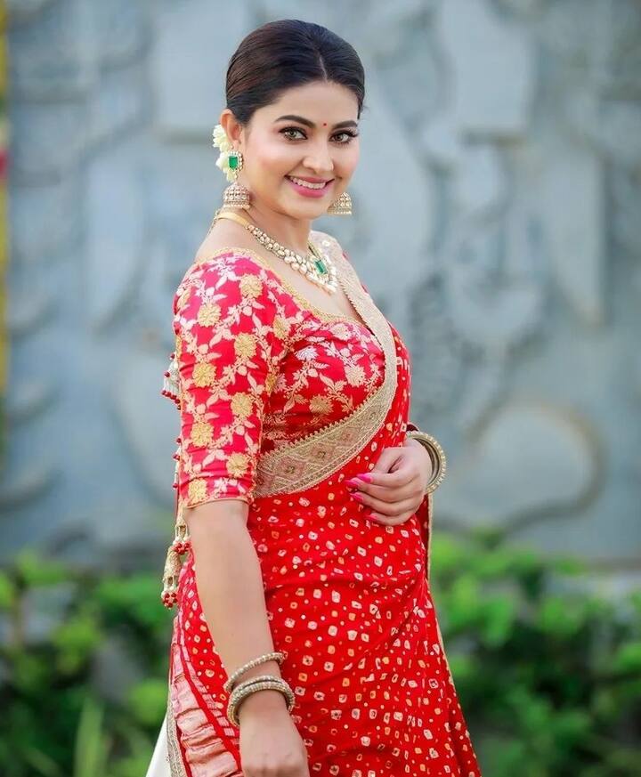 மழையூரின் சாரலிலே என்னை மார்போடு சேர்த்தவளே!
