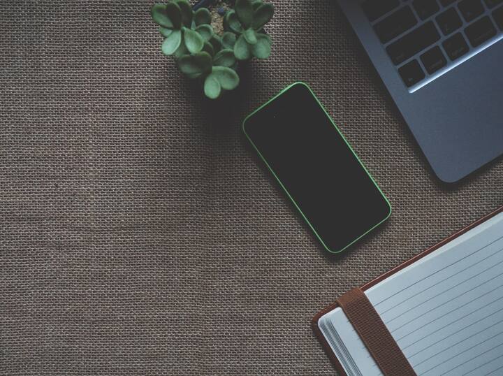 ভারতে সদ্য লঞ্চ হয়েছে আইকিউওও জেড৬ লাইট ৫জি ফোন। এই ৫জি ফোনের দাম শুরু হচ্ছে ১৫ হাজার টাকার কম থেকে।