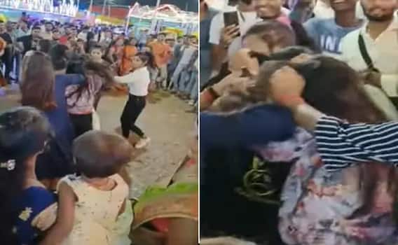 Viral Video: ਮੇਲੇ 'ਚ ਕੁੜੀਆਂ ਨੇ ਖਿੱਚੇ ਇੱਕ-ਦੂਜੇ ਦੇ ਵਾਲ, ਕੀਤੀ ਕੁੱਟ-ਮਾਰ, ਤੇਜ਼ੀ ਨਾਲ ਵਾਇਰਲ ਹੋ ਰਿਹਾ VIDEO Viral Video: ਮੇਲੇ 'ਚ ਕੁੜੀਆਂ ਨੇ ਖਿੱਚੇ ਇੱਕ-ਦੂਜੇ ਦੇ ਵਾਲ, ਕੀਤੀ ਕੁੱਟ-ਮਾਰ, ਤੇਜ਼ੀ ਨਾਲ ਵਾਇਰਲ ਹੋ ਰਿਹਾ VIDEO