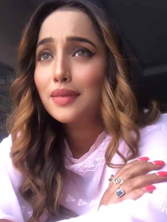 बारिश के मौसम में जानें किसको याद कर रही हैं रानी