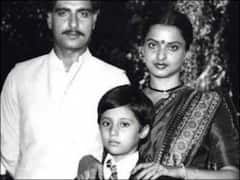 क्या आप बता सकते हैं रेखा और राज बब्बर संग दिख रही इस बच्ची का नाम? खूबसूरती और डांस के दीवाने हैं लोग