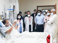 आचार्य किशोर कुणाल की तबीयत बिगड़ी, मिलने के लिए अस्पताल पहुंचे सीएम नीतीश कुमार