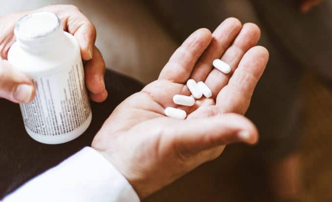 Use of Painkillers:  આડેધડ પેઈન કિલર લેતાં હો તો થઈ જાવ સાવધાન, આ બાબતો રાખો ધ્યાનમાં