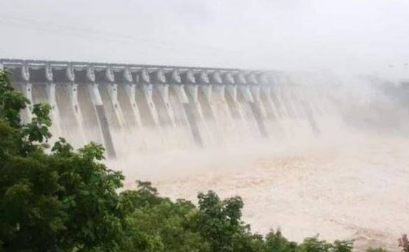 Due to heavy rains  the level of Sardar Sarovar dam rose to 137.76 meters Sardar Sarovar dam: ભારે વરસાદથી સરદાર સરોવર ડેમની સપાટીમાં વધારો, 137.76 મીટરે પહોંચી