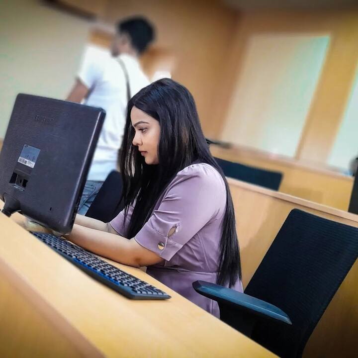 కొంతకాలం క్రితం సినిమాలకు  గుడ్ బై చెప్పి ఇంజనీరింగ్ పూర్తి చేసింది. ఆ తర్వాత ఇన్ఫోసిస్ లో జాబ్  చేసింది. ఆ త‌ర్వాత జాబ్‌ కి రిజైన్ చేసి ఇండ‌స్ట్రీలోకి అడుగుపెట్టింది. Photocredit: nityashettyoffl/instagram