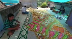 দুর্গার রকমারি সাজ-পোশাকের সমাহার! পুজোর মুখে তুঙ্গে ব্যস্ততা, এই গ্রাম যেন এক অন্য শপিং মল