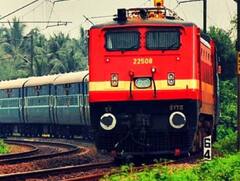 Railway Revenue: रेलवे की कमाई में शानदार बढ़ोतरी, रेवेन्यू 38 फीसदी चढ़ा, पार्सल सेगमेंट ने की जोरदार कमाई