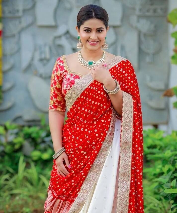 என்னை திரியாக்கி உன்னில் விளக்கேற்றி எந்நாளும் காத்திருப்பேன்!
