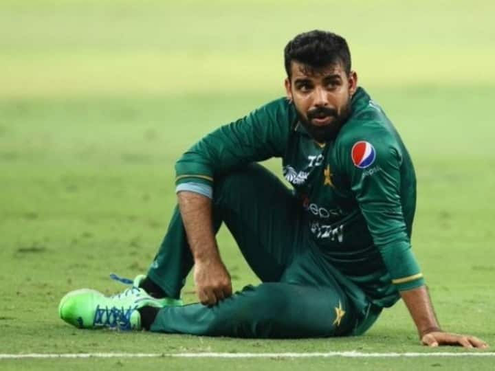 Shadab Khan said sorry for catch miss takes responsibility for lose in final pakistan vs sri lanka Shadab Khan ने ली Asia Cup 2022 के फाइनल में पाकिस्तान की हार की जिम्मेदारी, फैंस से मांगी माफी