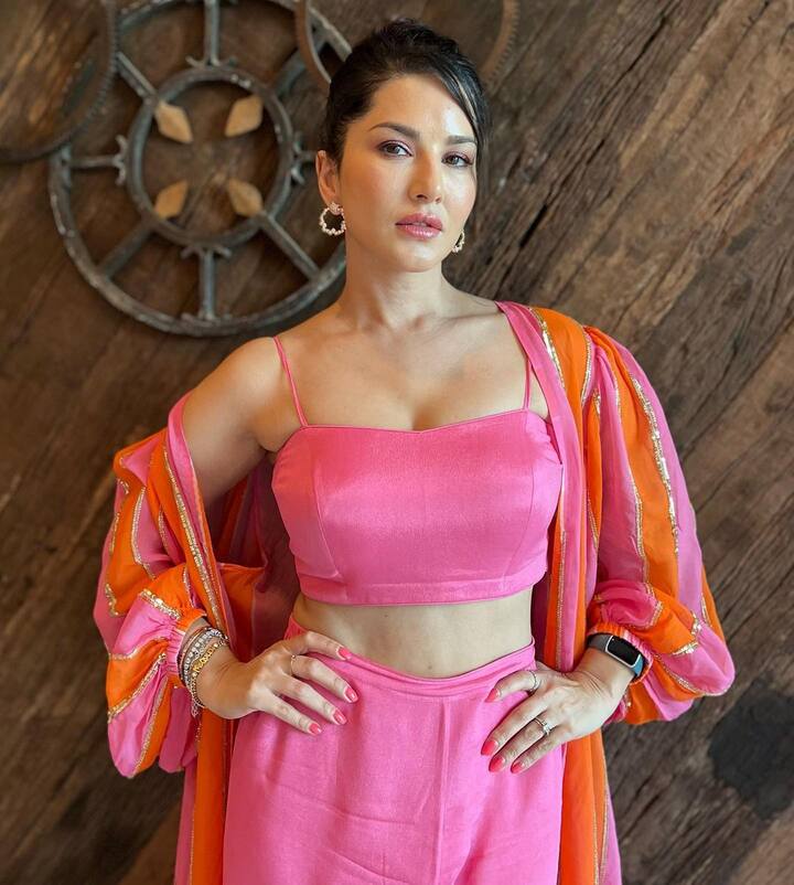 जगभरात सनीच्या सौंदर्य आणि बोल्डनेसच्या चर्चा आहेत.(फोटो सौजन्य : sunnyleone/इंस्टाग्राम)