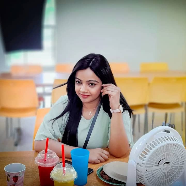 దాదాపు 20 సినిమాల్లో చైల్డ్ ఆర్టిస్ట్ పాత్రలు చేసిన నిత్యా..  రెండు సార్లు నంది అవార్డులను పొందింది. Photocredit: nityashettyoffl/instagram