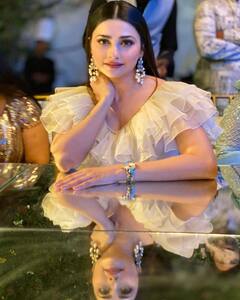 PHOTO : वयाच्या अवघ्या 17व्या वर्षी प्राची देसाईला मिळाली पहिली मालिका, फरहान अख्तरसोबत केलं बॉलिवूड पदार्पण!