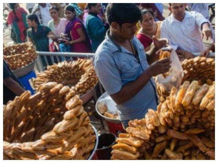 अब खाजा की मिलती है कई वैरायटी आज कल खाजा को आटा नहीं बल्कि मैदा से तैयार किया जाता है, जिसकी बाजार में कई वैरायटी मौजूद है. नालंदा के सिलाओं से भले ही खाजा आया हो पर कई सालों से स्थानिय लोगों के अलग अलग प्रयोगों ने खाजा को भगवान जगन्नाथ का महाप्रसाद बना दिया.