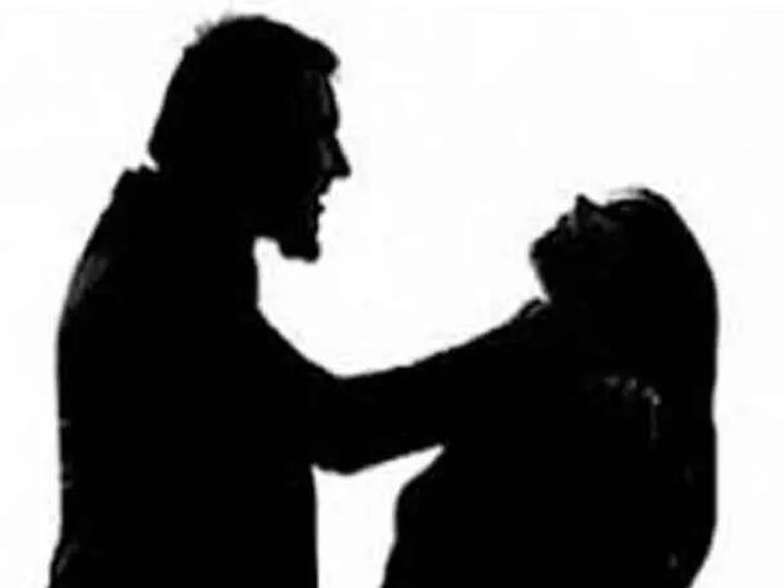 Man held for killing daughter over ‘relationship with youth from another caste uttarpradesh வேறு சாதி இளைஞரை காதலித்த மகள்..! கழுத்தை நெரித்து கொன்று எரித்த தந்தை..! உத்தரபிரதேசத்தில் கொடூரம்..!
