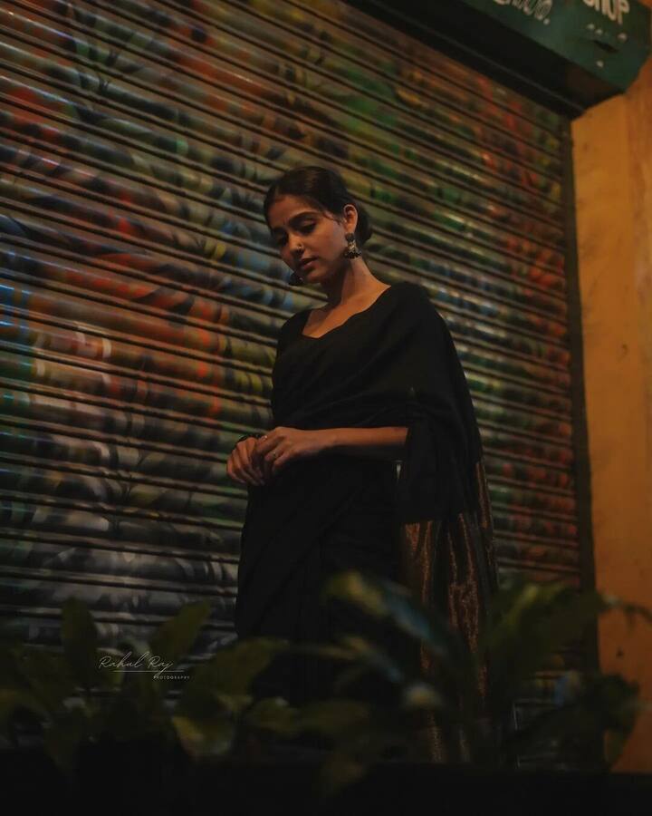 நேரம் உயிா் நனைத்திடும்...