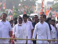 Bharat Jodo Yatra का केरल में आज दूसरा दिन, पदयात्रा में भारी संख्या में लोग हुए शामिल, देखें तस्वीरें