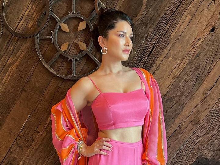 आता तिचा हा लूक चाहत्यांनाही चांगलाच आवडला आहे. काही मिनिटांतच सनीच्या फोटोवर लाखो लाईक्स आले आहेत. (फोटो सौजन्य : sunnyleone/इंस्टाग्राम)