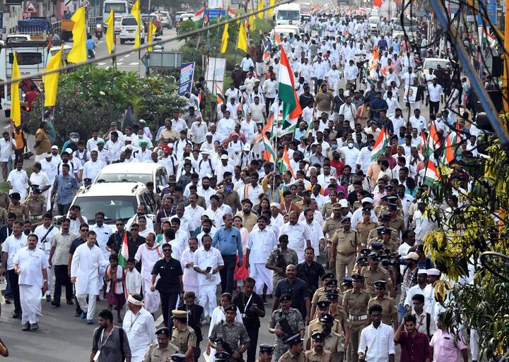 राहुल गांधी वायनाड से सांसद हैं और इसके अलावा राज्य में पार्टी का आधार काफी मजबूत है. पार्टी की ओर से साझा किए गए यात्रा कार्यक्रम के अनुसार, सोमवार को यह यात्रा पूर्वाह्न करीब 11 बजे पट्टोम में रुकने के बाद शाम पांच बजे कझाकुट्टोम के लिए रवाना होगी और वहां पहुंच कर दूसरे दिन की यात्रा समाप्त हो जाएगी.