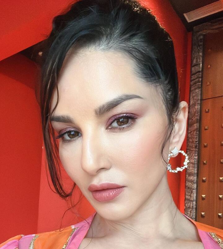 जगभरातील चाहते आता तिच्या नव्या लूकची आतुरतेने वाट पाहत आहेत.(फोटो सौजन्य : sunnyleone/इंस्टाग्राम)