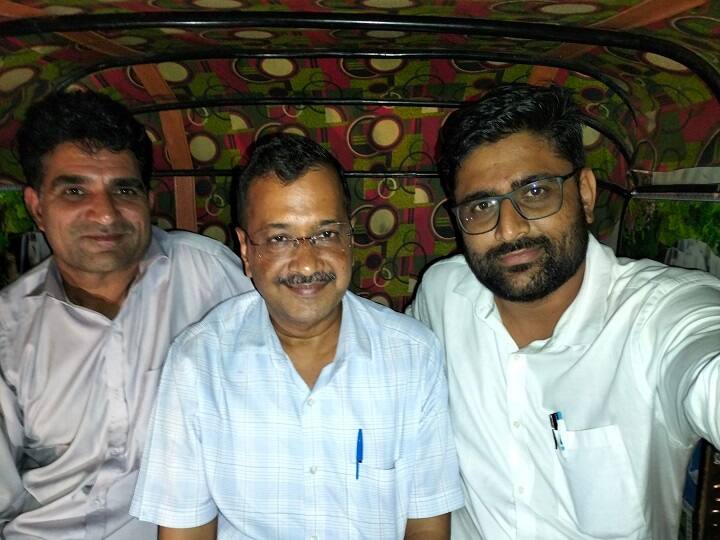 Gujarat Arvind Kejriwal Stopped From Going Auto Driver's Home Dinner AAP Video police Ahmedabad Twitter 'Don't Want Such Security': AAP Claims Kejriwal Stopped By Gujarat Cops From Going To Auto Driver's House