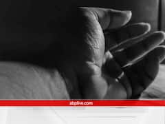 बांदा: मेडिकल के छात्र ने हॉस्टल में फांसी लगाकर की आत्महत्या, वार्डन ने किया चौंकाने वाला खुलासा