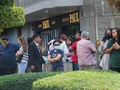 Bomb Threat In Gurugram Hotel: बम की धमकी के बाद गुरुग्राम के होटल को खाली कराया गया, मचा हड़कंप, देखें तस्वीरें