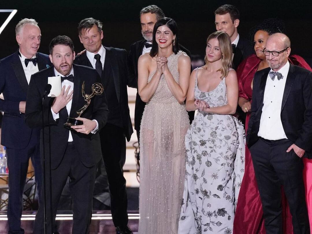 Emmy Awards 2022 Winners List: অনুষ্ঠিত হল ৭৪তম 'এমি অ্যাওয়ার্ডস', কারা পেলেন সেরার শিরোপা? রইল তালিকা Emmy Awards 2022: 'Succession' Wins Best Drama Series, See Complete List Of Winners Emmy Awards 2022 Winners List: অনুষ্ঠিত হল ৭৪তম 'এমি অ্যাওয়ার্ডস', কারা পেলেন সেরার শিরোপা? রইল তালিকা