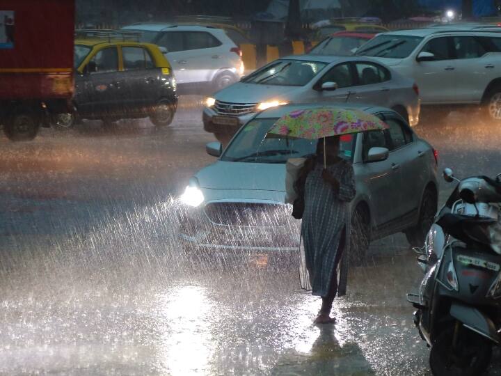Maharashtra Rainfall Alert IMD Issues Yellow Alert For Mumbai Thane And Sindhudurg Mumbai Rains: मौसम विभाग ने मुंबई समेत इन दो जिलों के लिए जारी किया येलो अलर्ट, दी ये चेतावनी