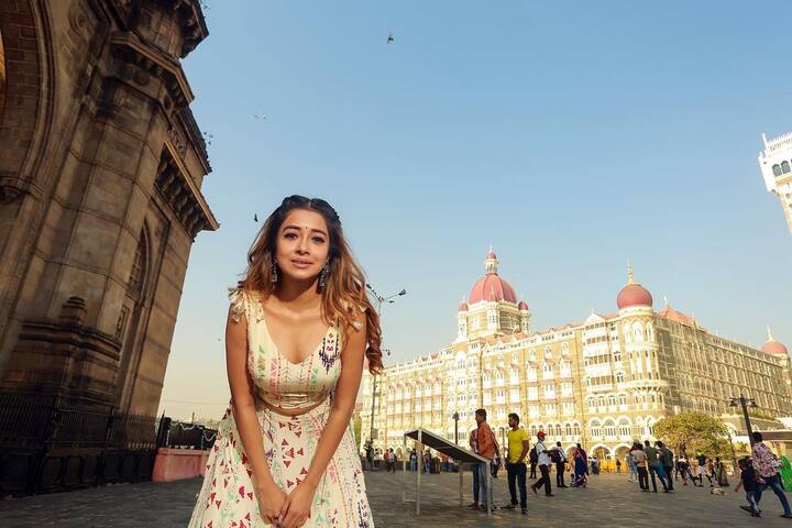 टीना दत्ता (Tina Datta) टीवी इंडस्ट्री की सबसे पॉपुलर एक्ट्रेसेस से एक हैं, जिन्हें ‘उतरन’ की इच्छा के रूप में ज्यादा पसंद किया जाता है.