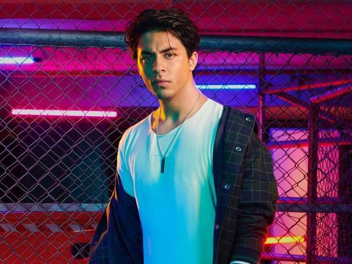 Aryan Khan ने कराया स्‍टाइलिश फोटोशूट, लग रहे बिल्‍कुल शाहरुख, यकीन ना हो तो देख लें तस्‍वीरें