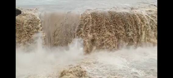 सहस्त्रकुंड धबधब्याचा रौद्र अवतार...