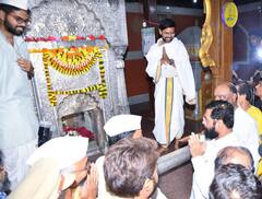 Photo: संत एकनाथ, संत ज्ञानेश्वर माऊलींचं मुख्यमंत्र्यांनी घेतले दर्शन...