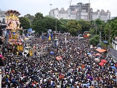 Phones Theft: గణేష్ నిమజ్జనోత్సవంలో జేబు దొంగల హల్ చల్,  వందల ఫోన్లు చోరీ