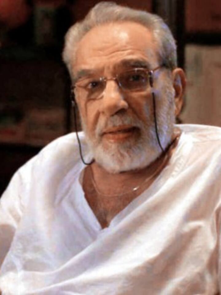खलनायक के रूप में बॉलीवुड में शाकाल का किरदार आज भी सबसे ज्यादा मशहूर है. इस किरदार को निभाने वाले कुलभूषण खरबंदा हैं, जिन्हें आखिरी बार मिर्जापुर-2 में देखा गया है.