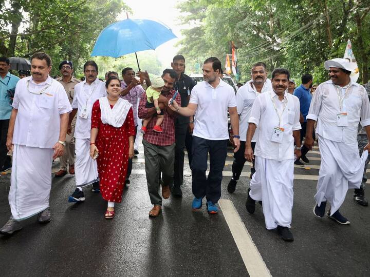 প্রথম থেকেই এই কর্মসূচিতে সাড়া পেয়েছে কংগ্রেস। তামিলনাড়ুর শাসক দল ডিএমকে কংগ্রেসের জোটসঙ্গী। ভারত জোড়ো যাত্রার সূচনার দিন খোদ উপস্থিত ছিলেন তামিলনাড়ুর মুখ্যমন্ত্রী।
